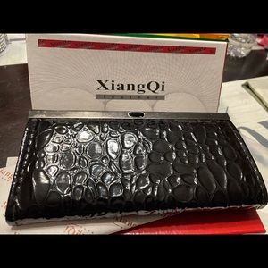Black ladies  patent leather wallet New in Box